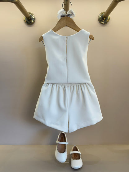 Conjunto Infantil Alfaiataria Laços Colete e Saia Bege - Petit Cherie