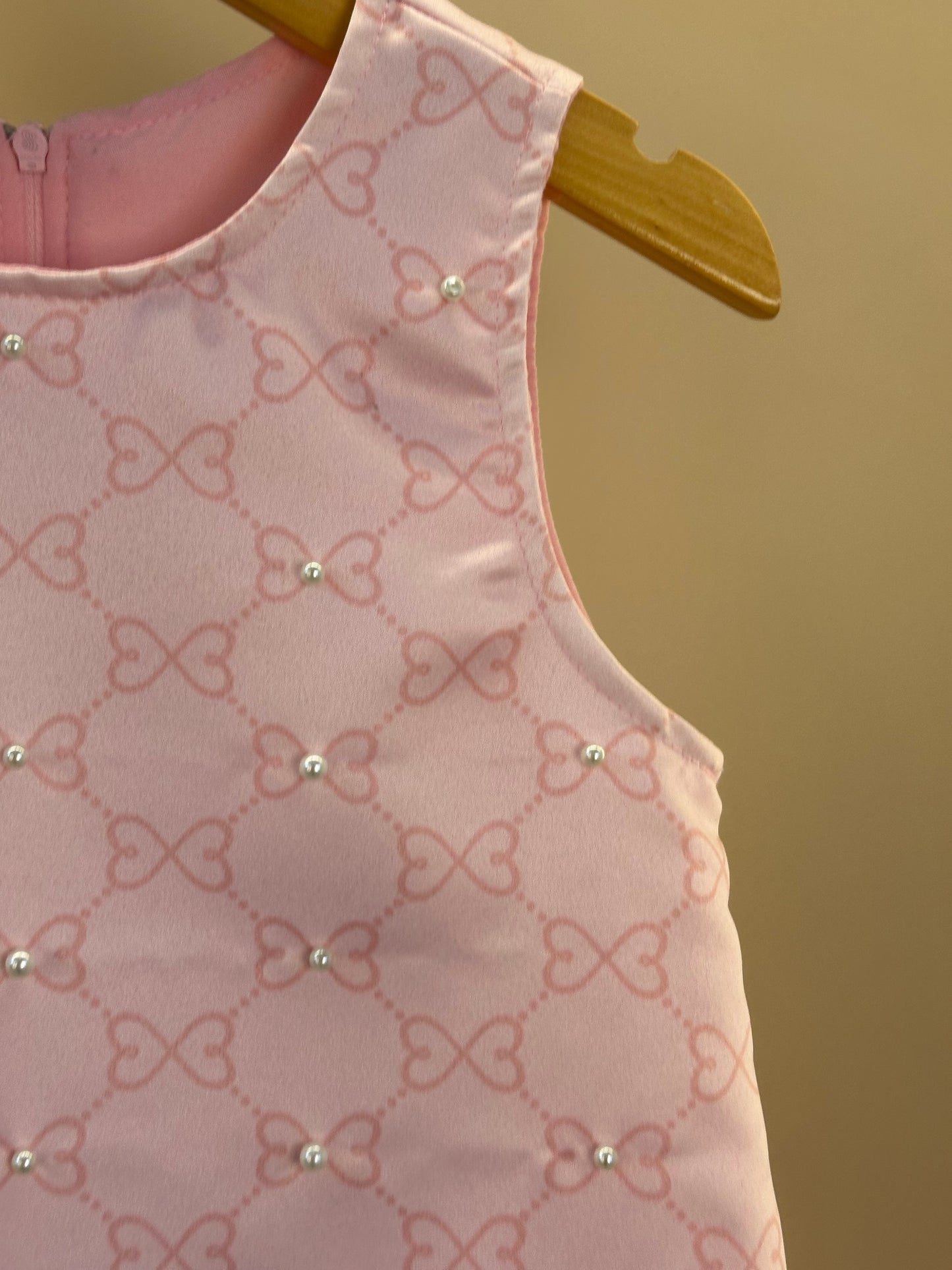 Vestido infantil Acetinado Monograma com Babados - Luluzinha
