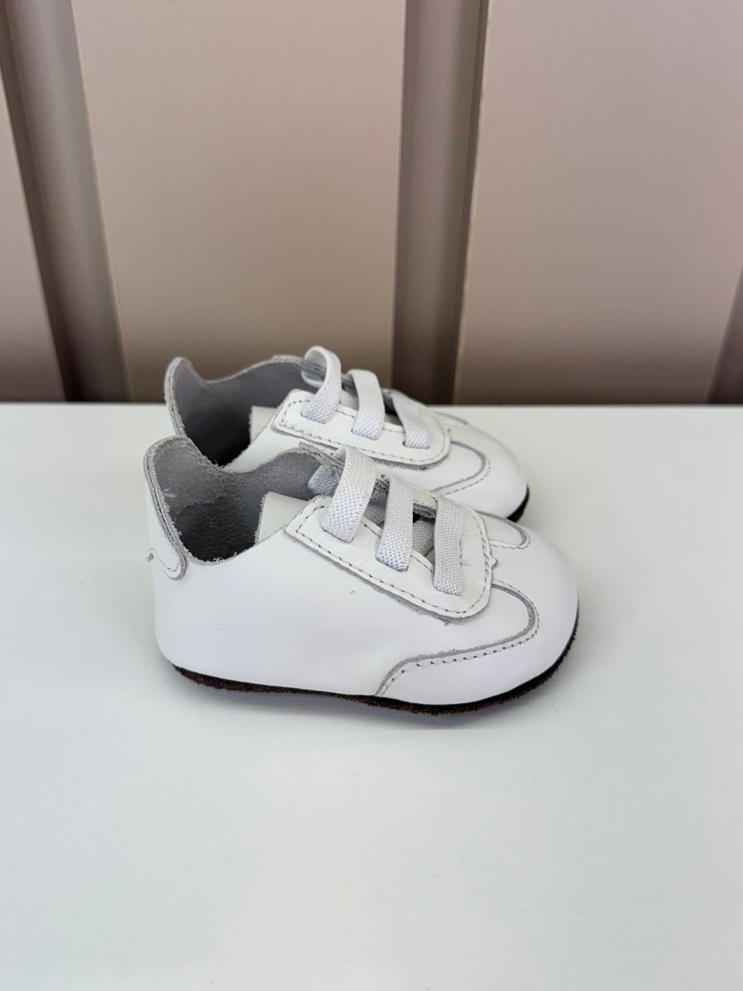 Sapato Bebê Couro Bola Branco - Petit Cheval
