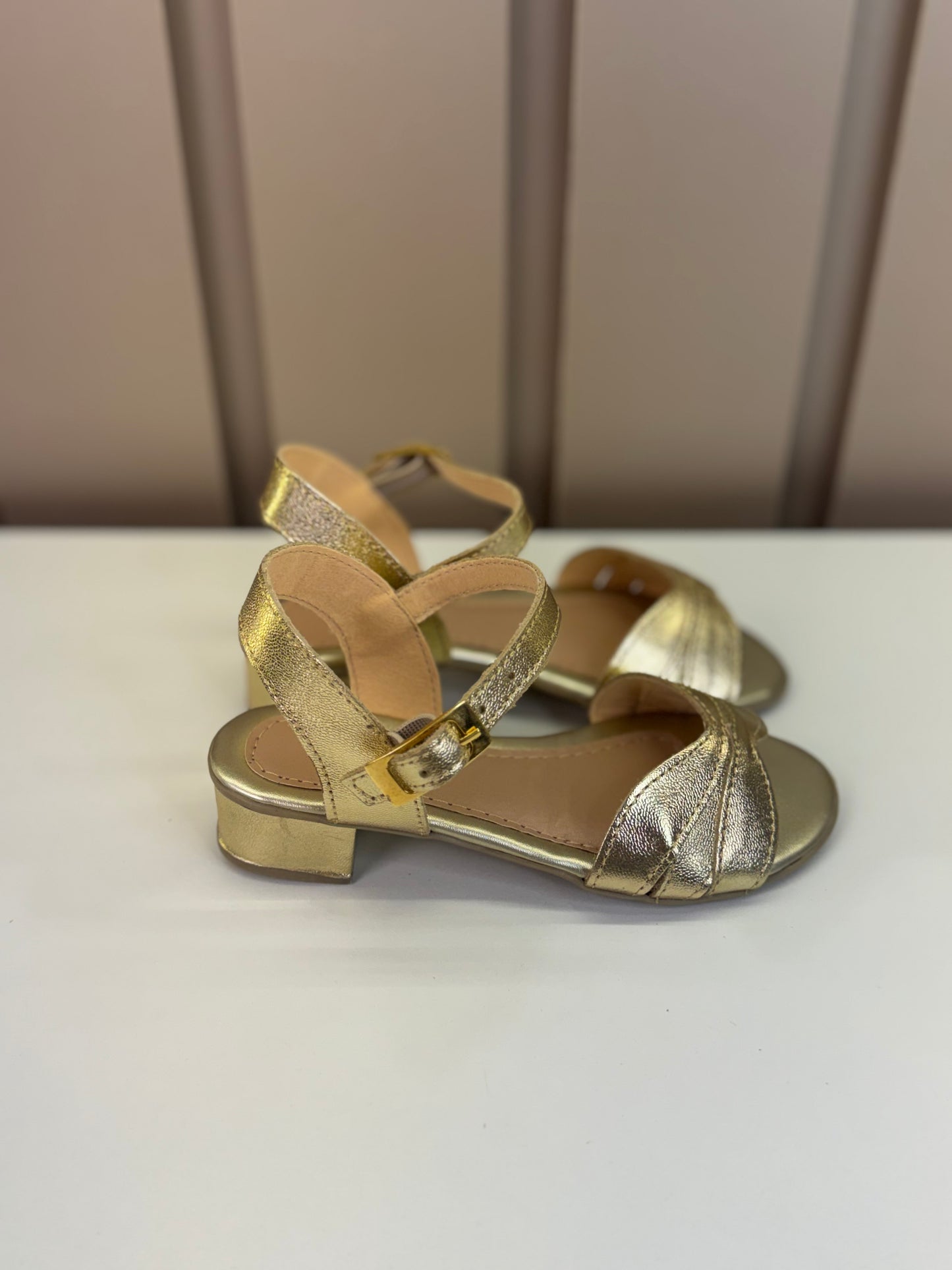 Sandália Infantil Saltinho Flor Dourada - Gracia