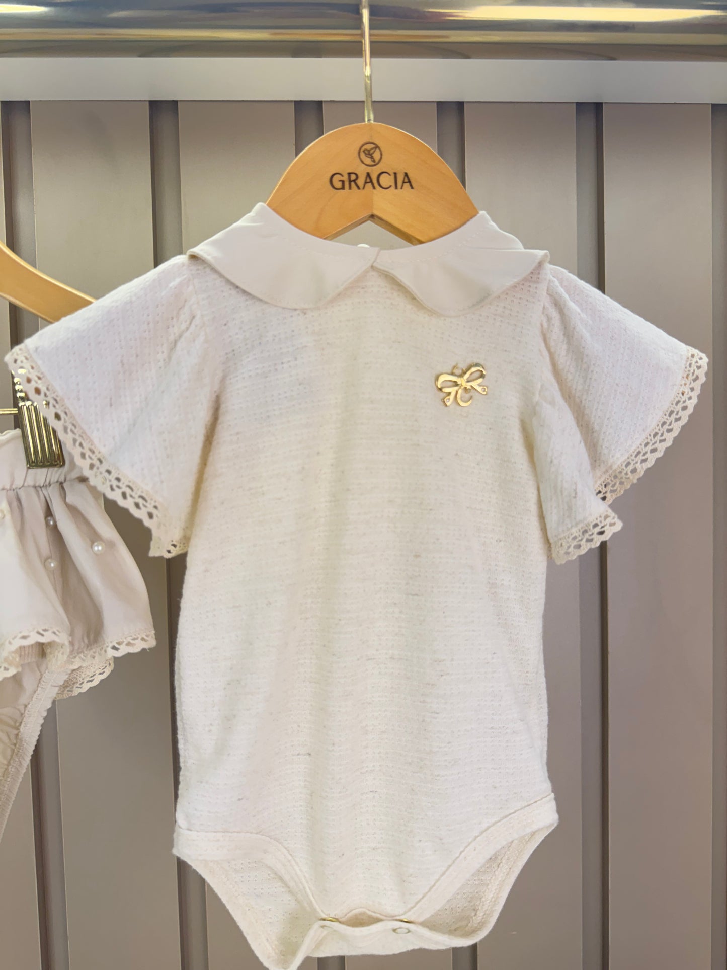 Conjunto Bebê Body Golinha e Calcinha Babado Pérola - Charpey