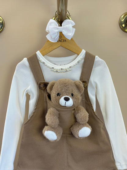 Jardineira Infantil  Sarja Ursinha Pelúcia Bege Escuro com Blusa ML Bordados Pérolas e Cristais  - Pituchinhus