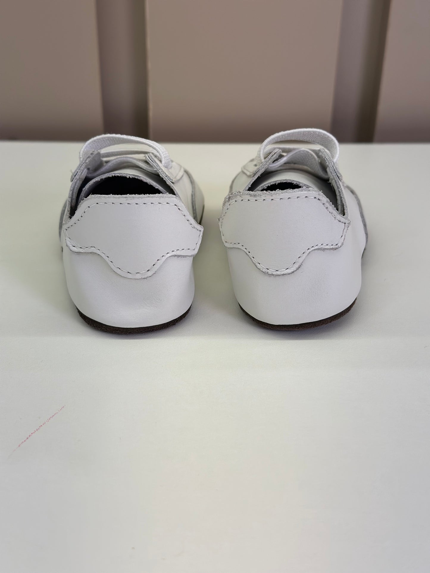Sapato Bebê Couro Bola Branco - Petit Cheval