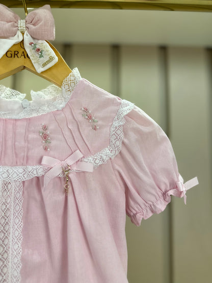 Bata Bebê com Culote Rosa Rendas Brancas e Bordados - Roana