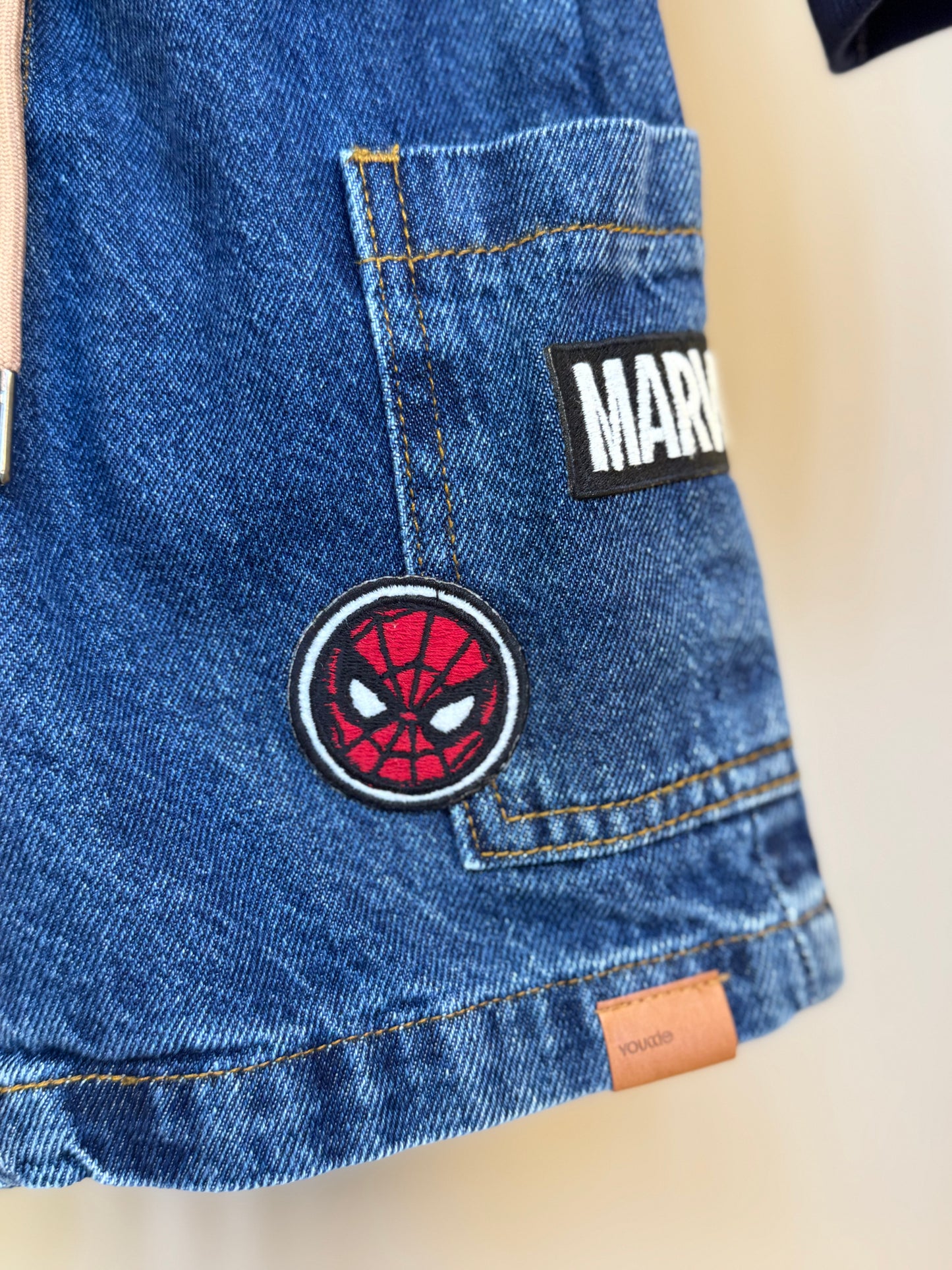 Conjunto Infantil Casaco Gola Polo e Bermuda Jeans Patchs Marvel - Youccie