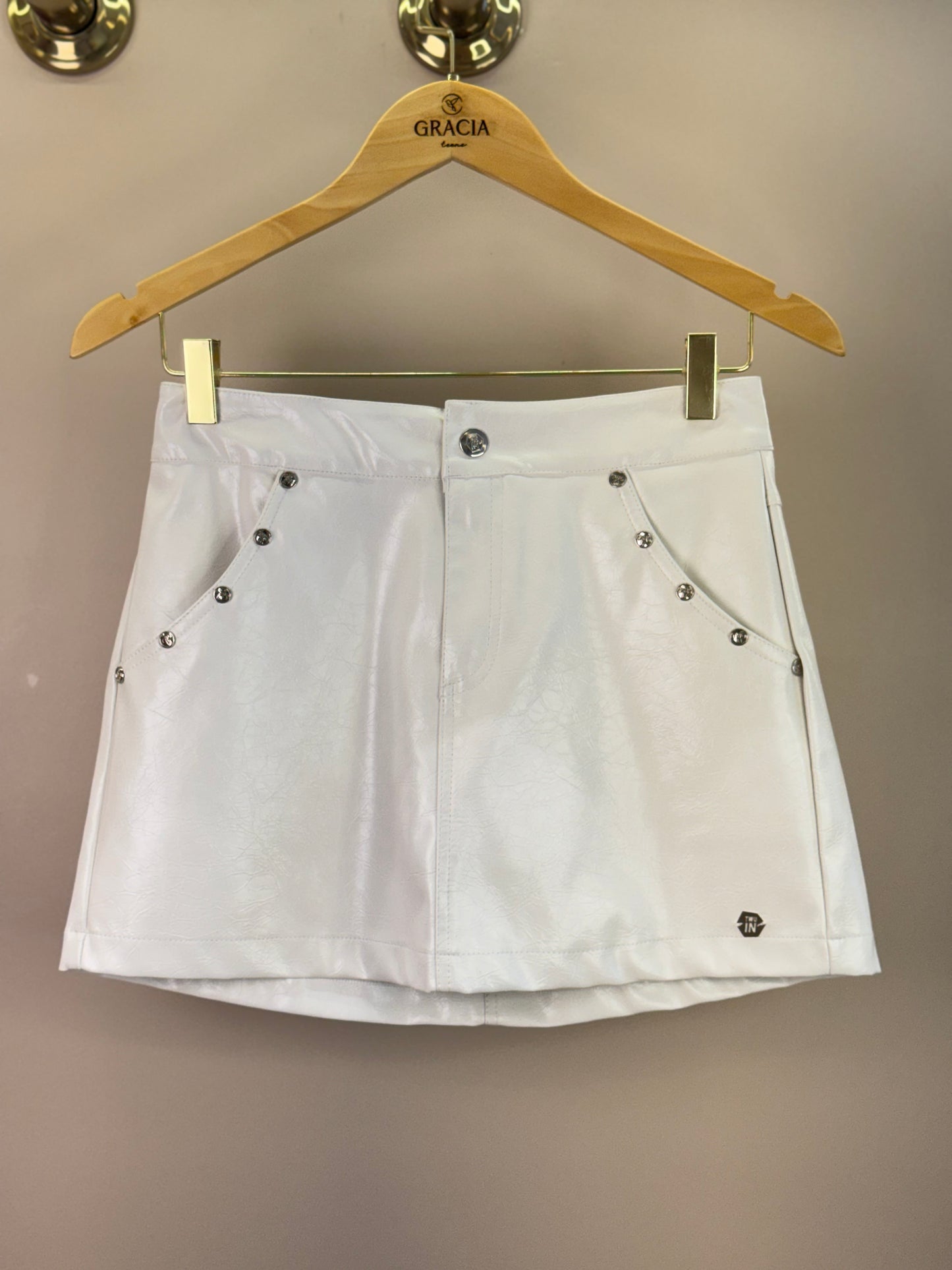 Conjunto Teen Camiseta Oversized e Saia-Shorts com Tachas Preta - Two In