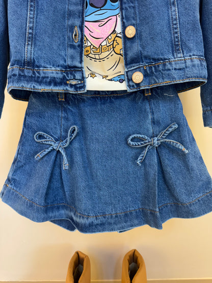 Conjunto Infantil Blusa Stitch com Franjas e Jaqueta Jeans Laços com Shorts Jeans com Laços - Momi