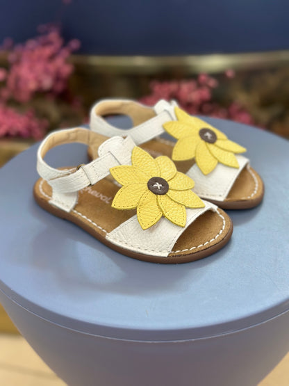 Sandália Infantil Carrossel Blanche Flor Margarida - Petit Cheval