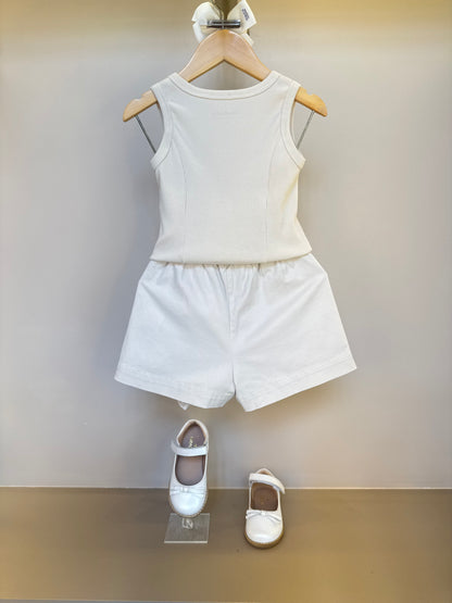 Conjunto Infantil Blusa Lacinho Bordado Bege e Saia-shorts Sarja Babadinho Bege - Pituchinhus