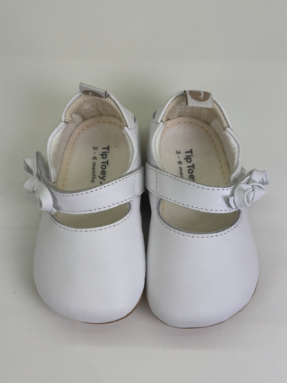 Sapatinho Bebê Gift Couro Branco - Tip Toey Joey