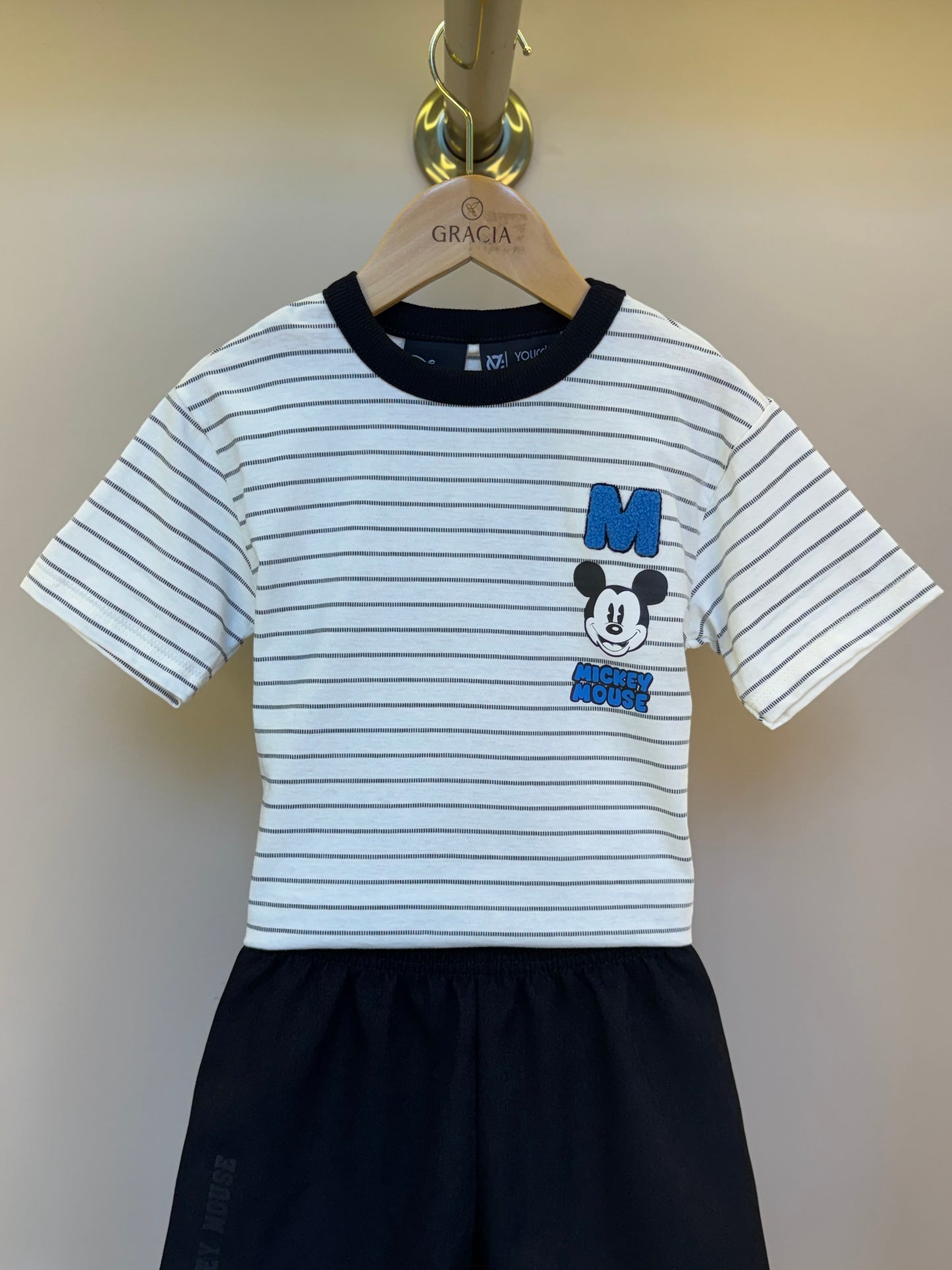 Conjunto Infantil Camiseta Listrada Mickey e Bermuda Sarja Preta - Youccie