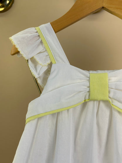 Vestido Infantil Branco Bordado Detalhes Amarelo - Petit Cherie