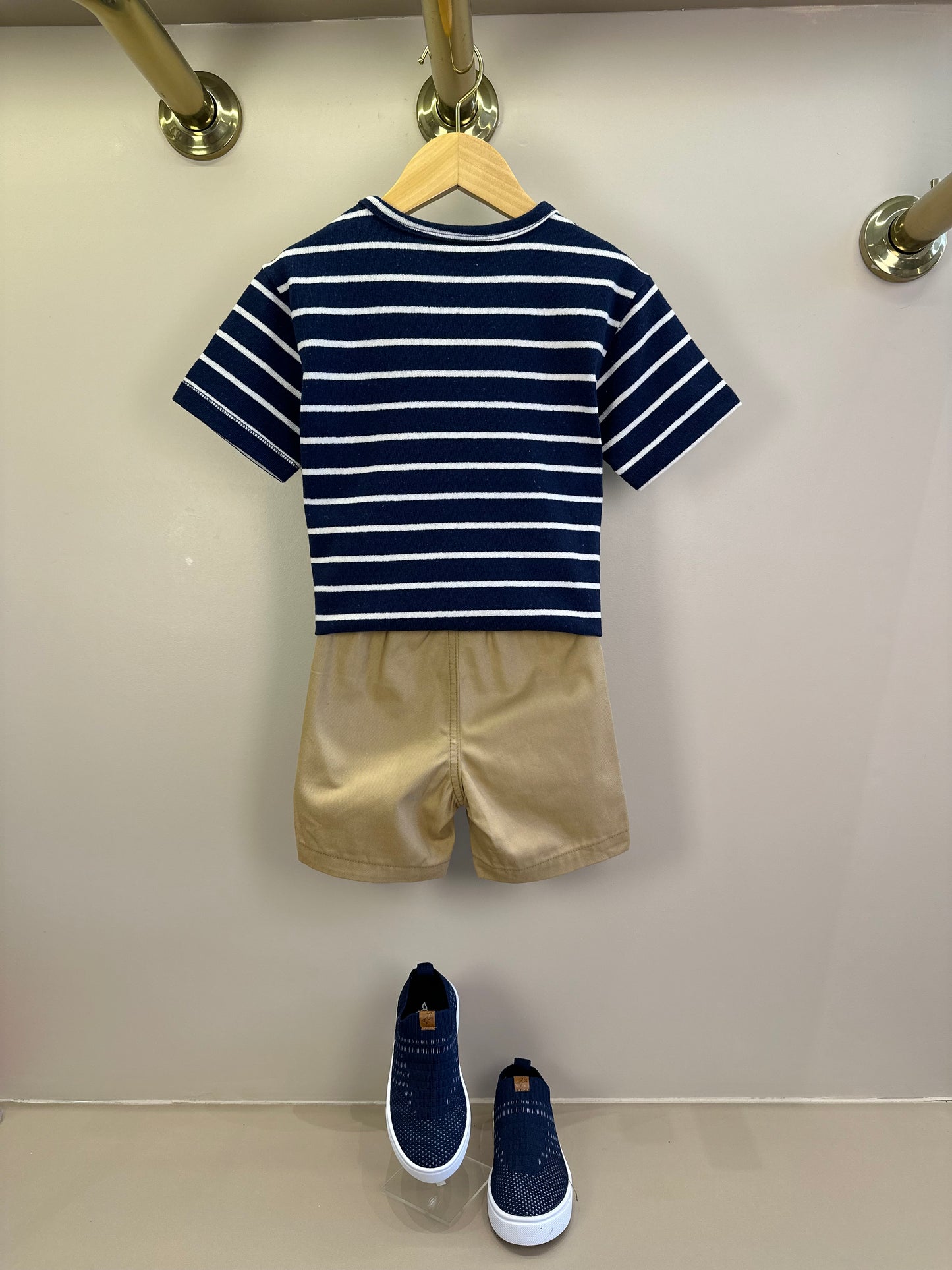 Conjunto Infantil Blusa MC Listrada Azul Marinho e Bermuda Bege - Youccie
