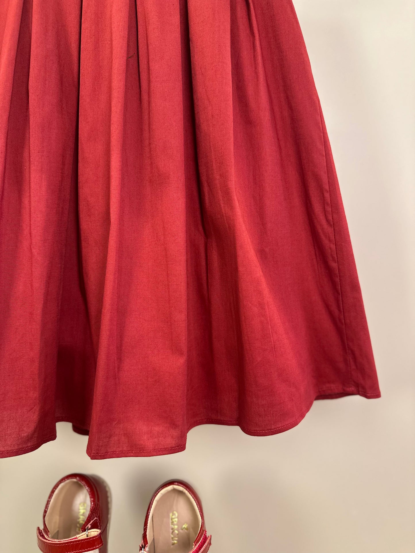 Vestido Infantil Jumper Algodão Pregas Vermelho - Um Mais Um