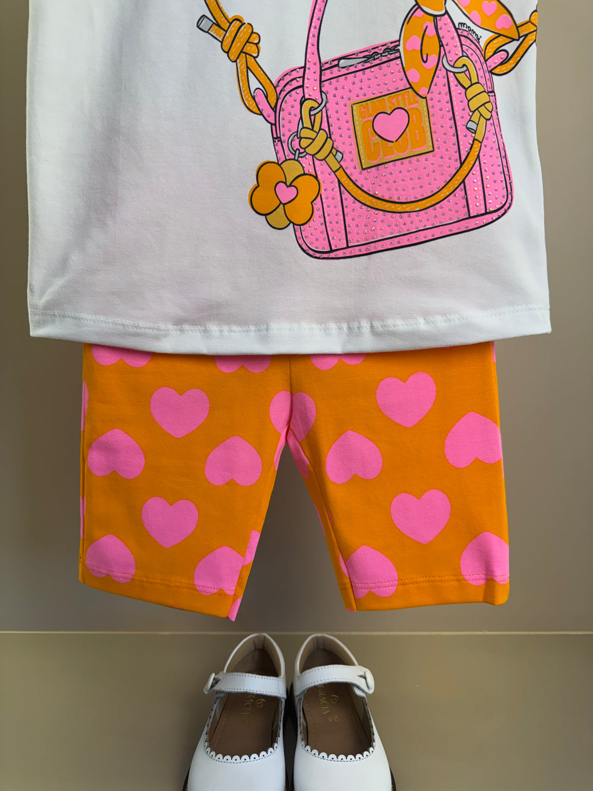 Conjunto Infantil Blusa Bolsa Transversal e Shorts Legging Corações - Momi