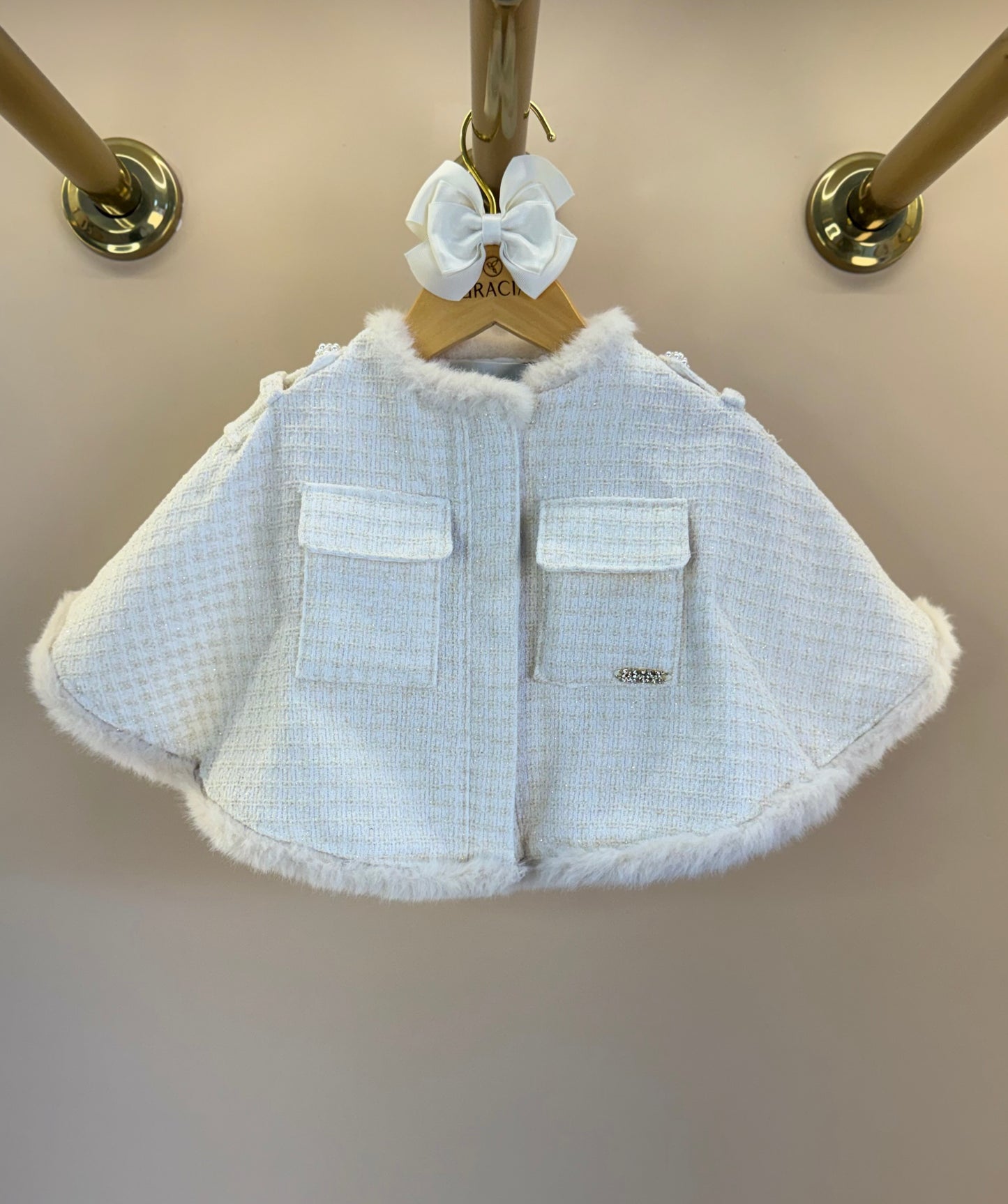 Conjunto Infantil Conceito Capa, Colete e Shorts Tweed Off White - Animê