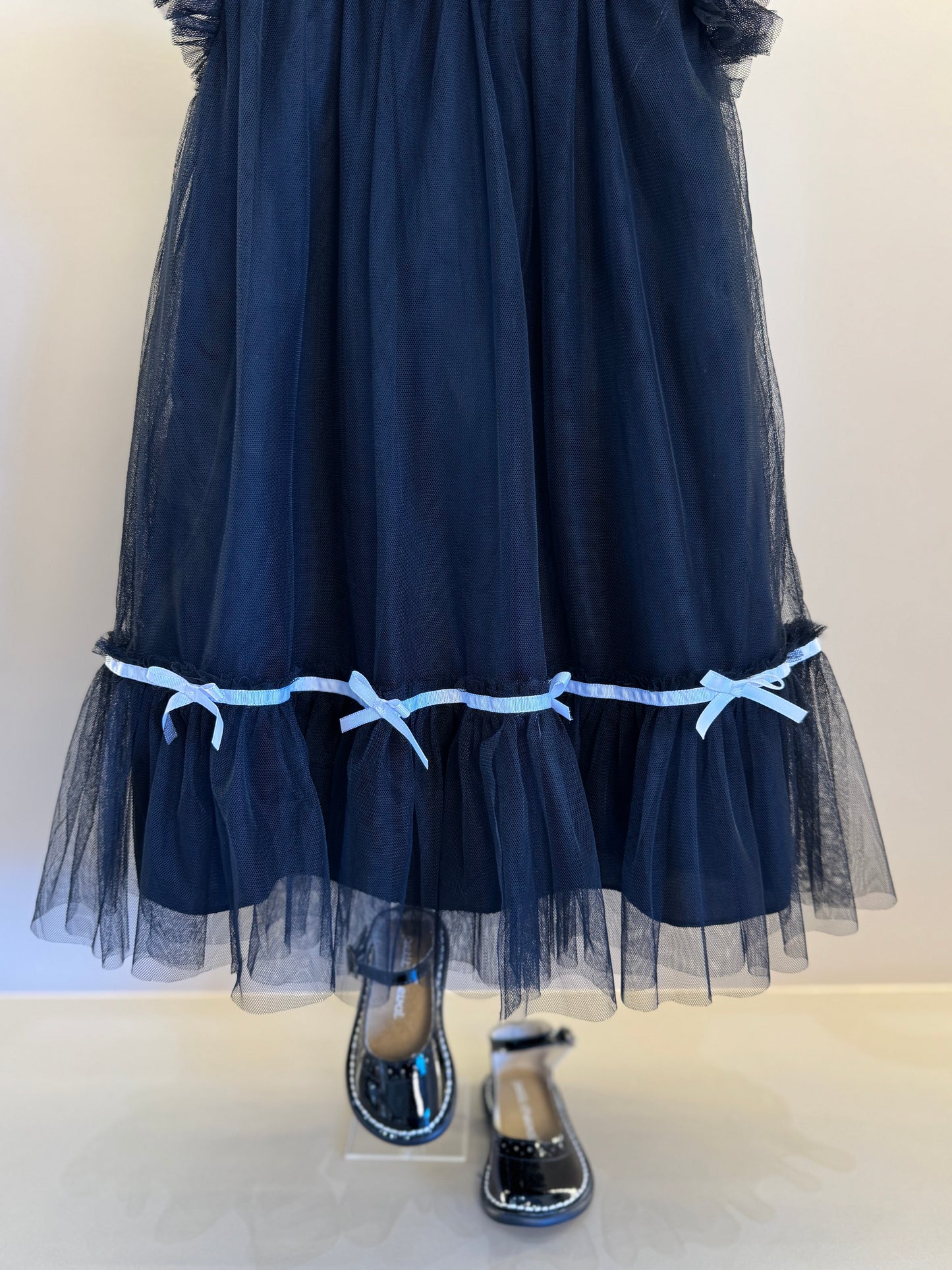 Vestido Infantil Trapézio Bonequinha Luxo Preto Laços Brancos - Petit Cherie