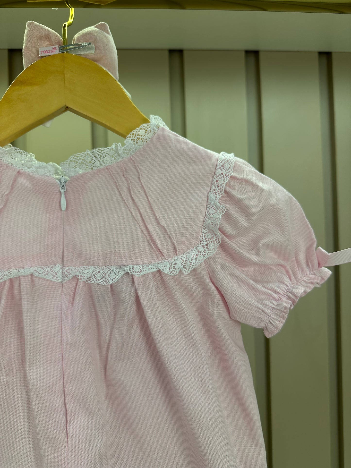 Bata Bebê com Culote Rosa Rendas Brancas e Bordados - Roana