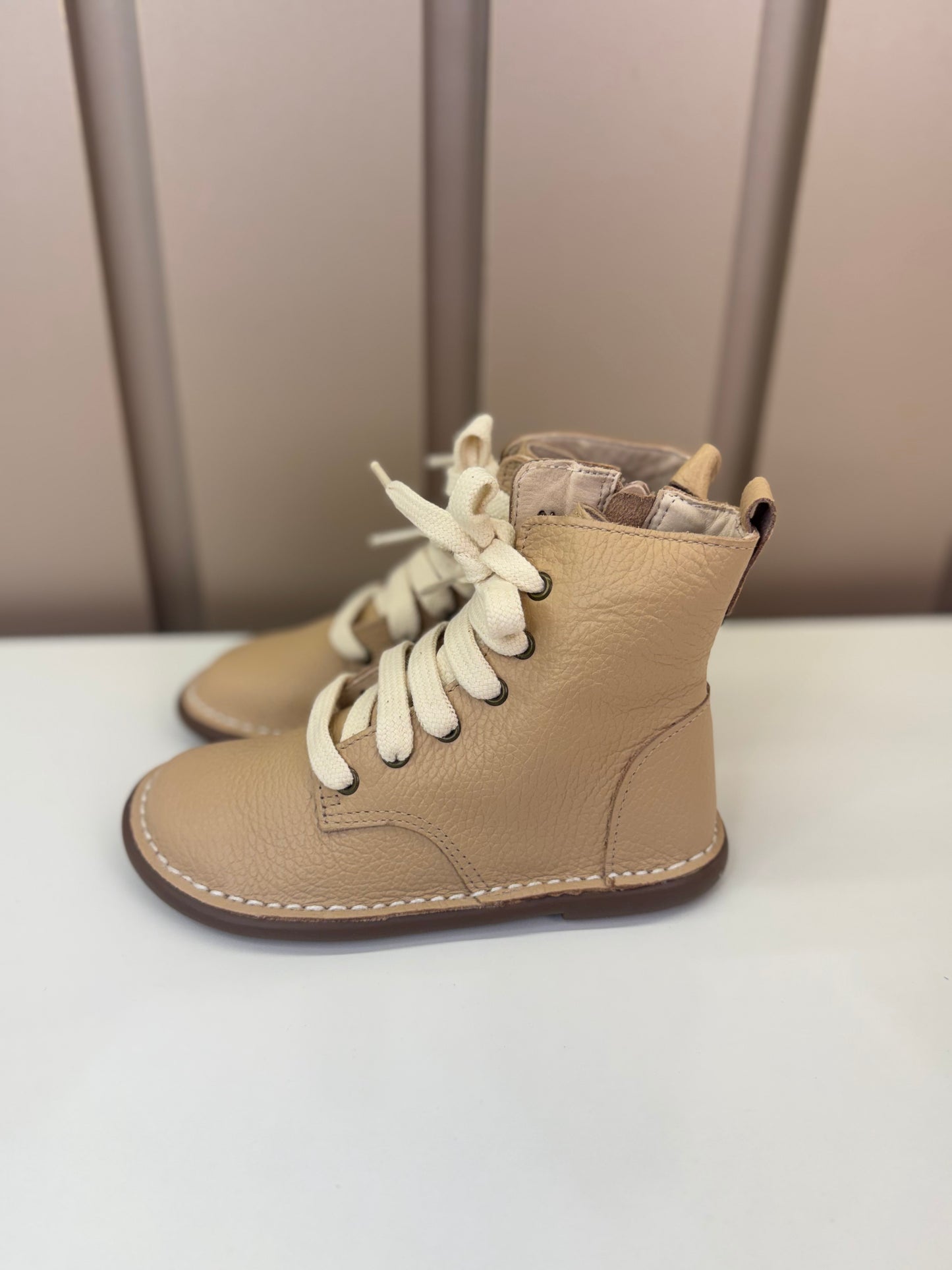 Coturno de couro blush Petit Cheval