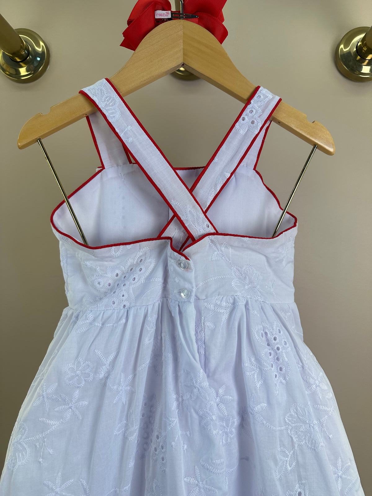 Vestido Infantil Laise Branco Com Detalhes Vermelho e Laço Maxxi - Gabriela Aquarela