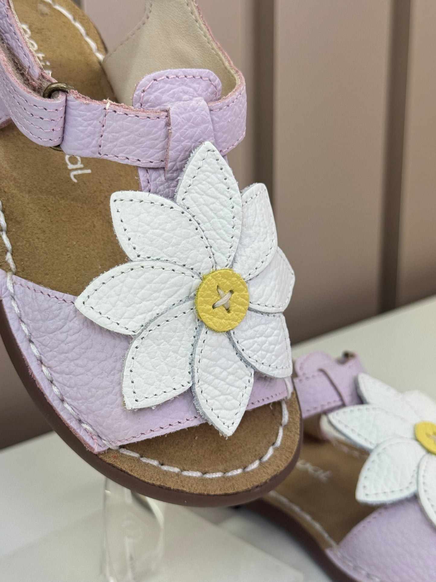 Sandália Infantil Carrossel Lilac/Flor Margarida - Petit Cheval