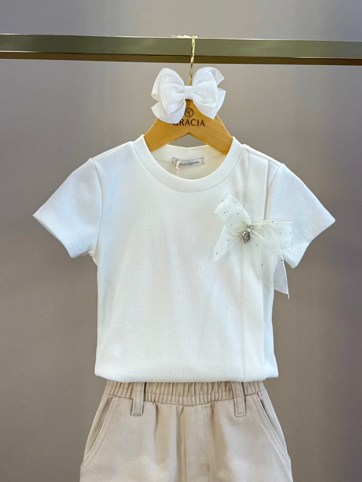 Conjunto Infantil Camiseta Off White Lacinho Tule e Calça Wide Leg Cargo Bege - Gabriela Aquarela