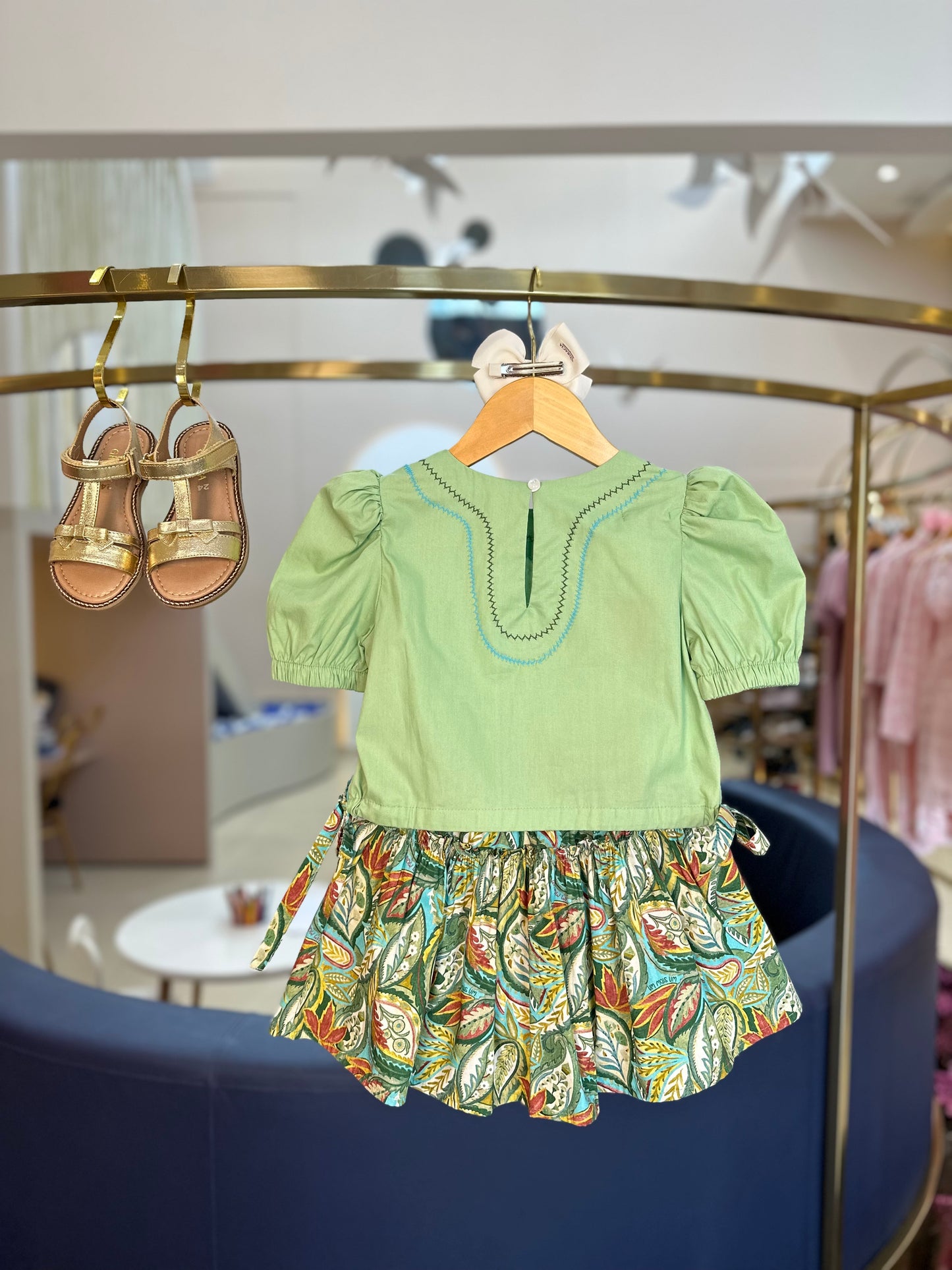 Conjunto Infantil Blusa Manga 3/4 e Saia Estampada Oliva - Um Mais Um