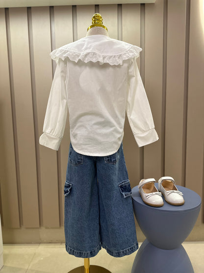 Conjunto Infantil Trio Colete Balonê Mini-Joia, Camisa Gola Babados Rendas e Calça Jeans Bolsos Laterais Mini-Joia - Animê