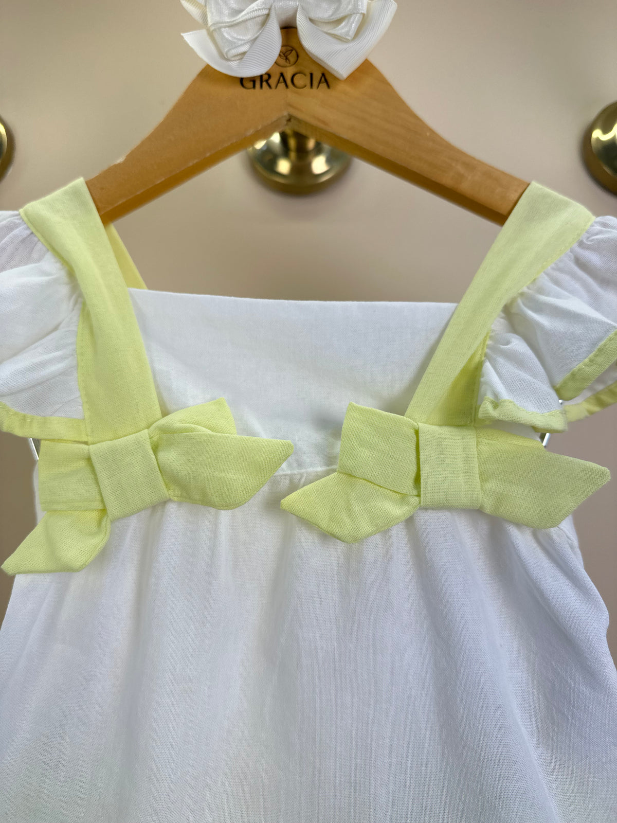 Conjunto Infantil Blusa Bordado Laços e Shorts Babadinho Amarelo - Petit Cherie