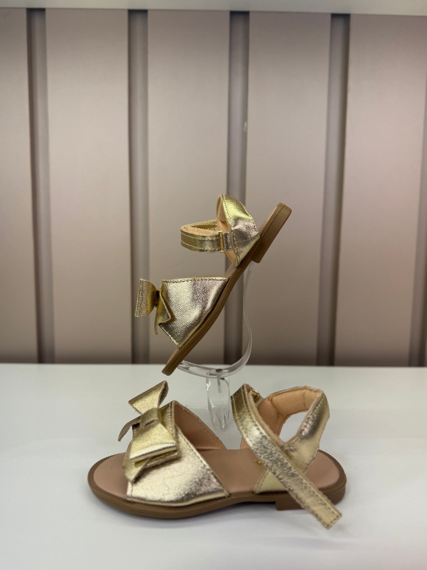 Sandália Infantil Manu Laço Velcro Dourada - Gracia