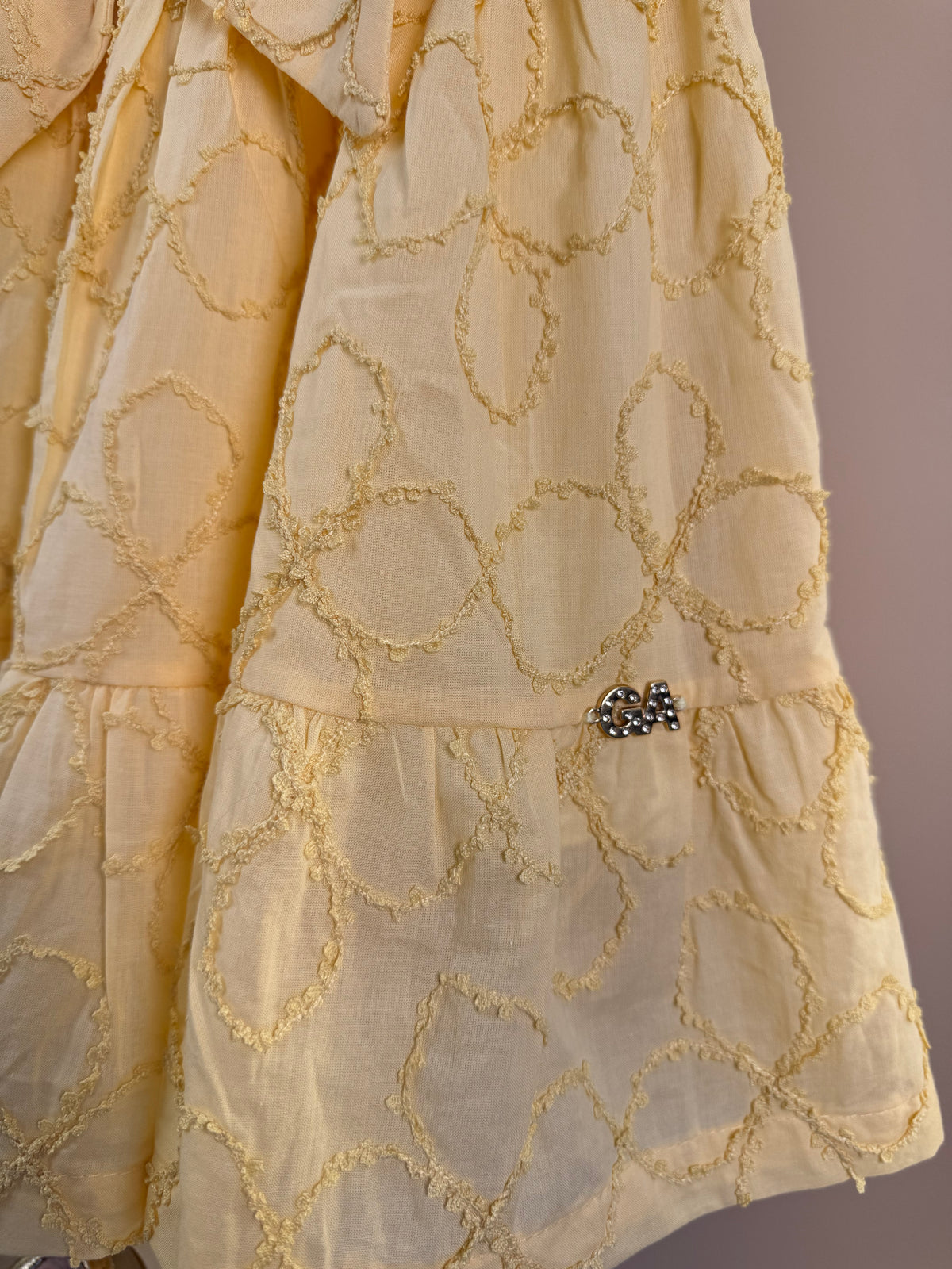 Vestido Infantil Amarelo Bordado de Flores 3D e Laço Com Libélula Metálica - Gabriela Aquarela