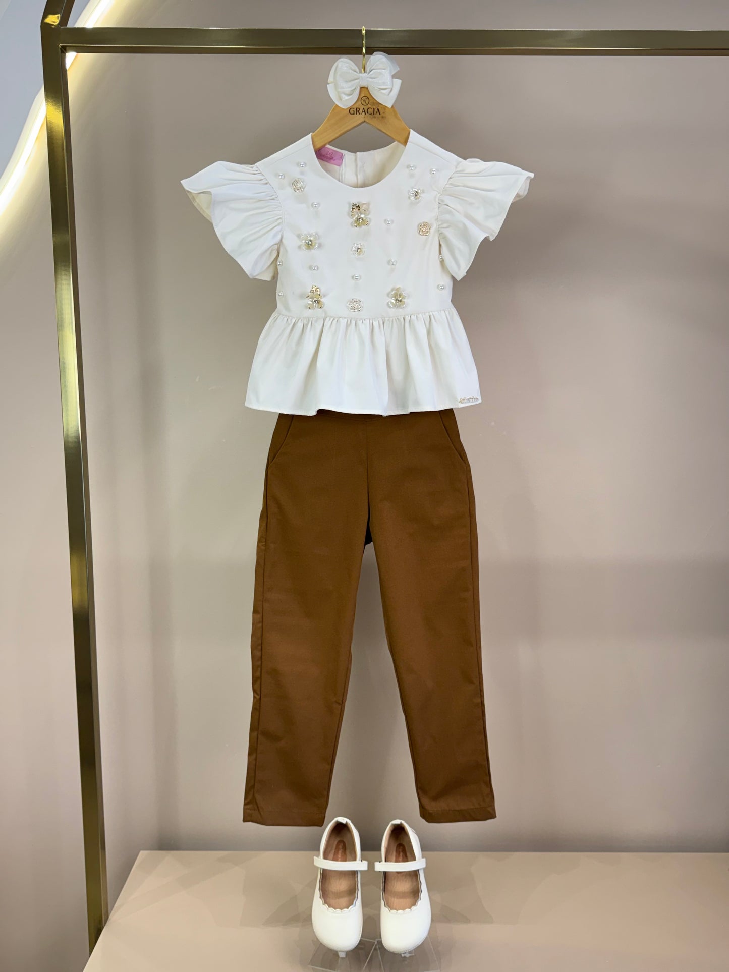 Conjunto Infantil Bata Bordada À Mão e Calça Alfaiataria Terracota - Luluzinha
