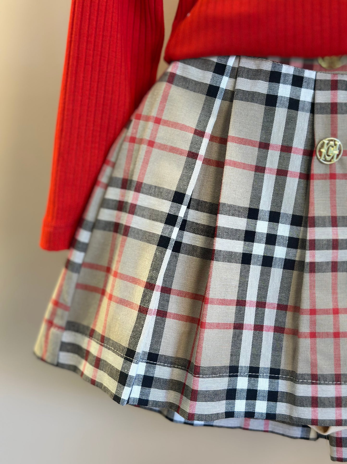 Conjunto Infantil Blusa ML Vermelha e Saia-shorts Alfaiataria Xadrez - Um Mais Um