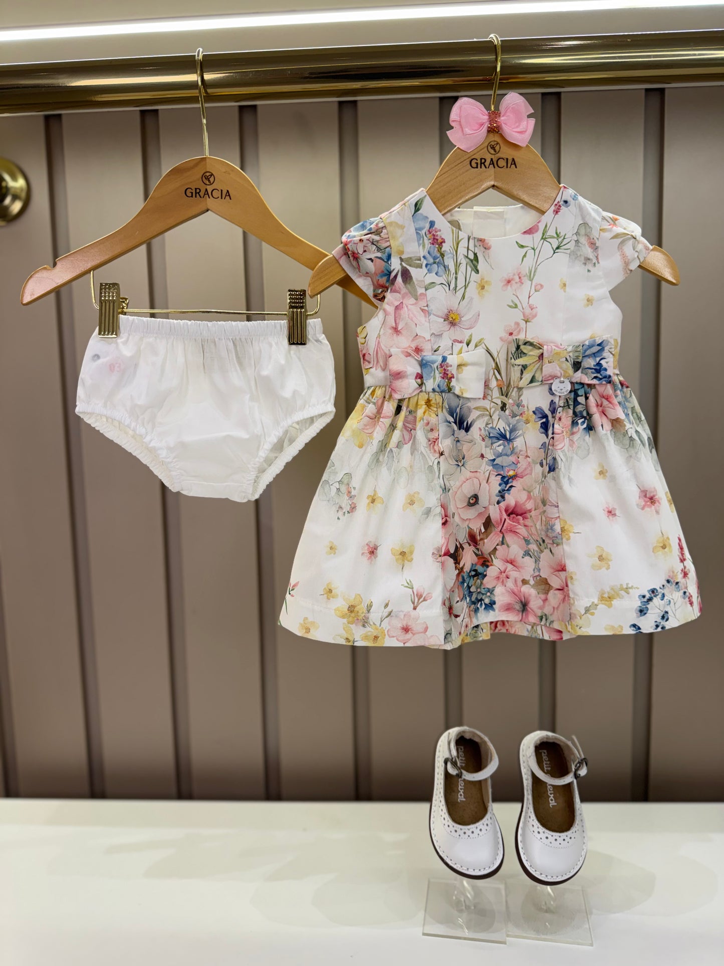Vestido Bebê Algodão Pregas e Lacinho Com Calcinha Floral Candy - Um Mais Um