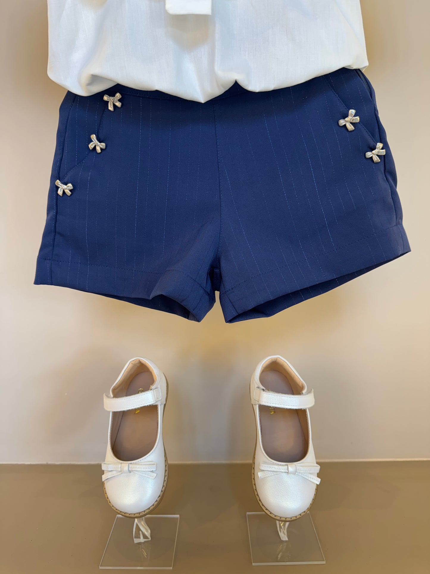 Conjunto Infantil Blusa com Gola Laço e Short Alfaiataria Risca de Giz - Luluzinha