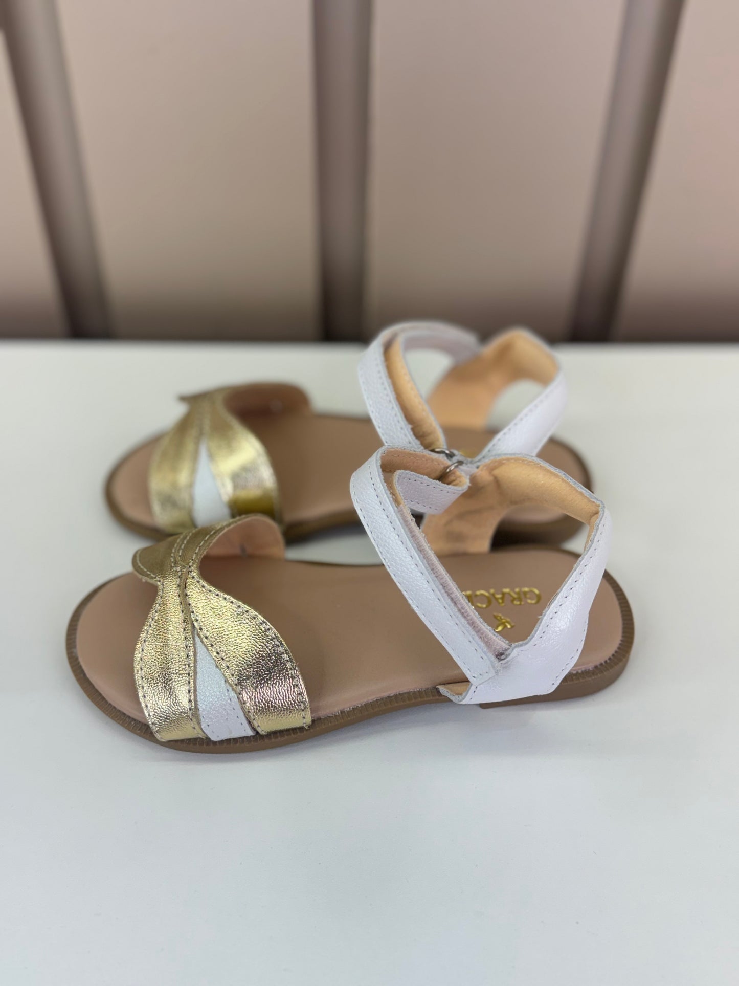 Sandália Infantil Flor Dourada Branca Perolada - Gracia