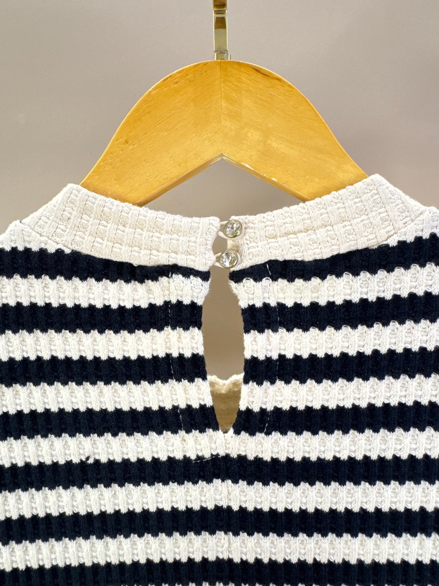 Vestido Teen Tricot Listrado com Botões - Two In
