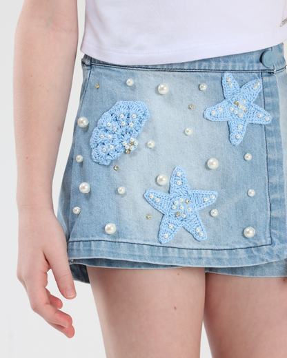 Conjunto Infantil Blusa Algodão Conchas e Shorts-saia Jeans Bordados e Crochê Estrelas do Mar - Luluzinha