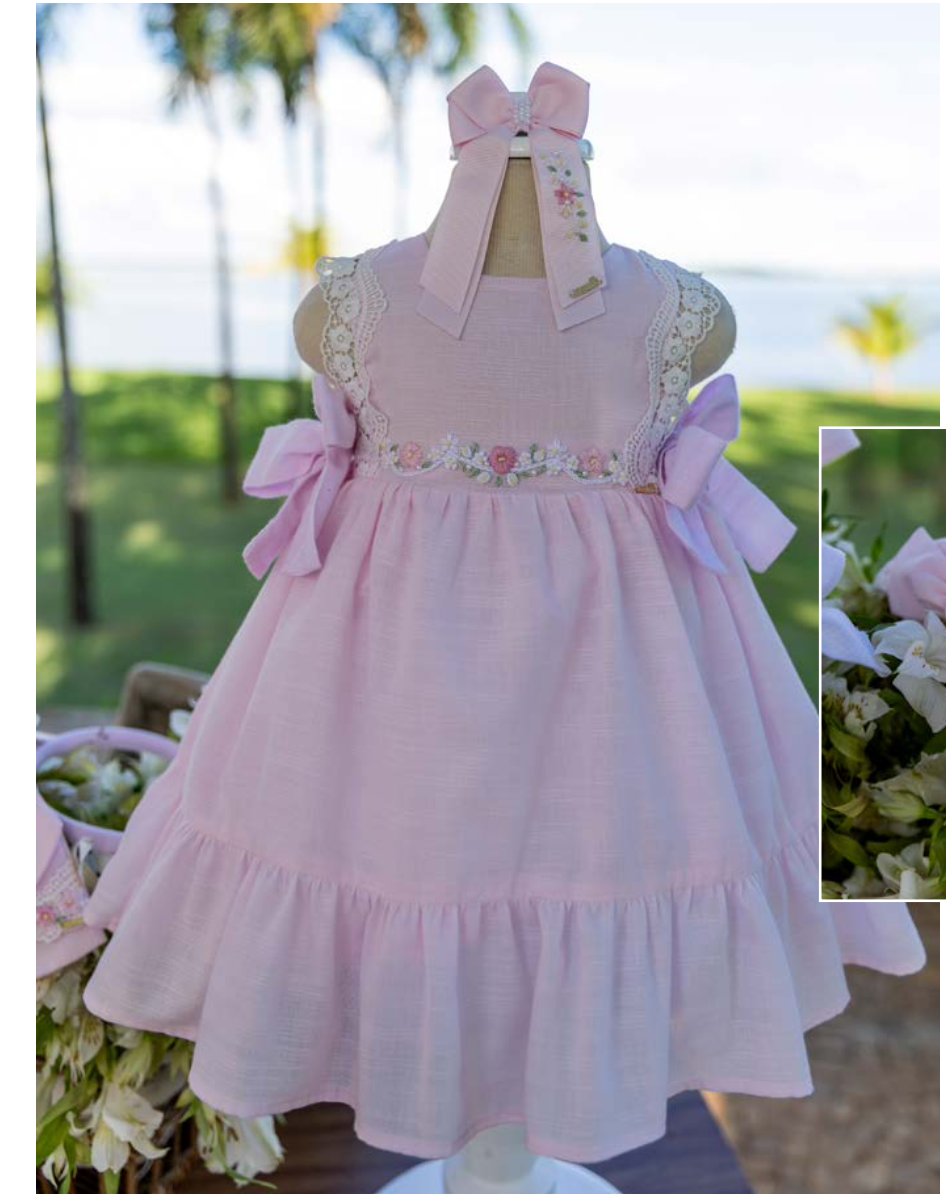 Vestido Infantil Rosa com Laços e Detalhes Florais - Roana