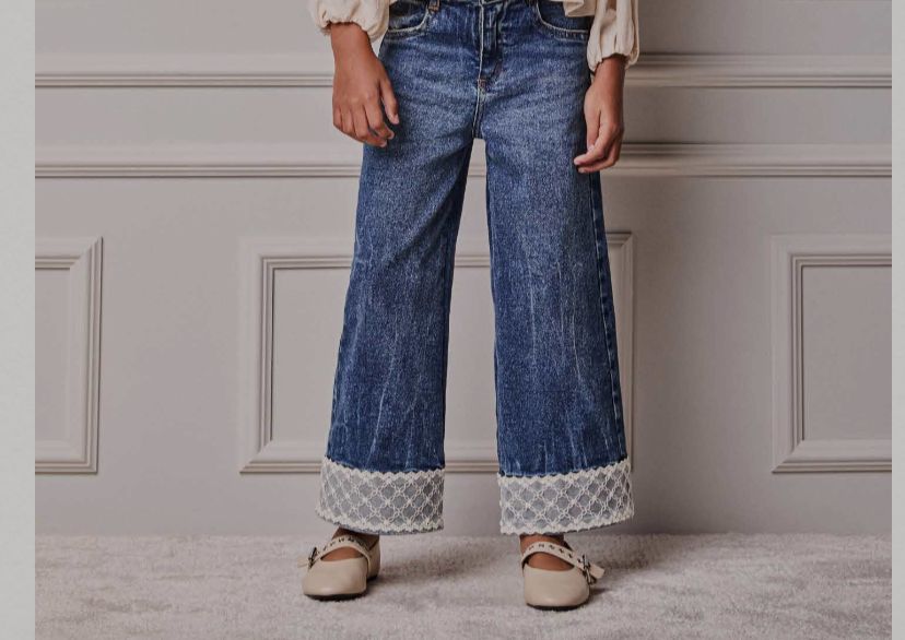 Calça Jeans Infantil Barra Rendada - Animê