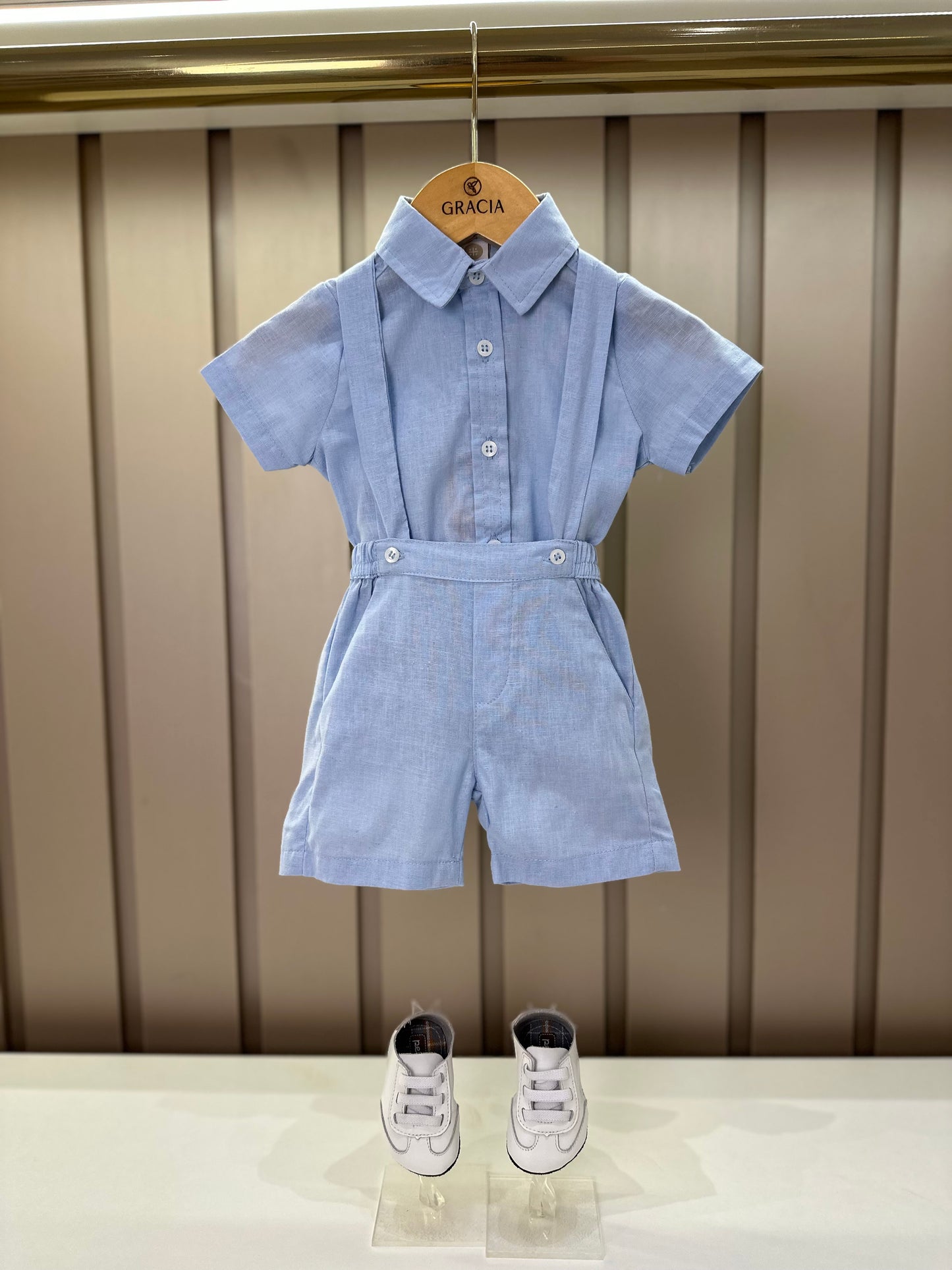 Conjunto Bebê Body, Bermuda e  Suspensório Cambraia Linho de Algodão Azul Claro - Um Mais Um