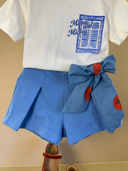 Conjunto Infantil Blusa Estampa Minnie e Mickey Bonjour e Saia Shorts Infantil Laço Bordado de Tomate - Animê