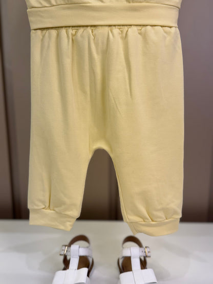 Conjunto Bebê Abrigo  Com Capuz E Calça  Com Babadinhos Amarelo - Um Mais Um