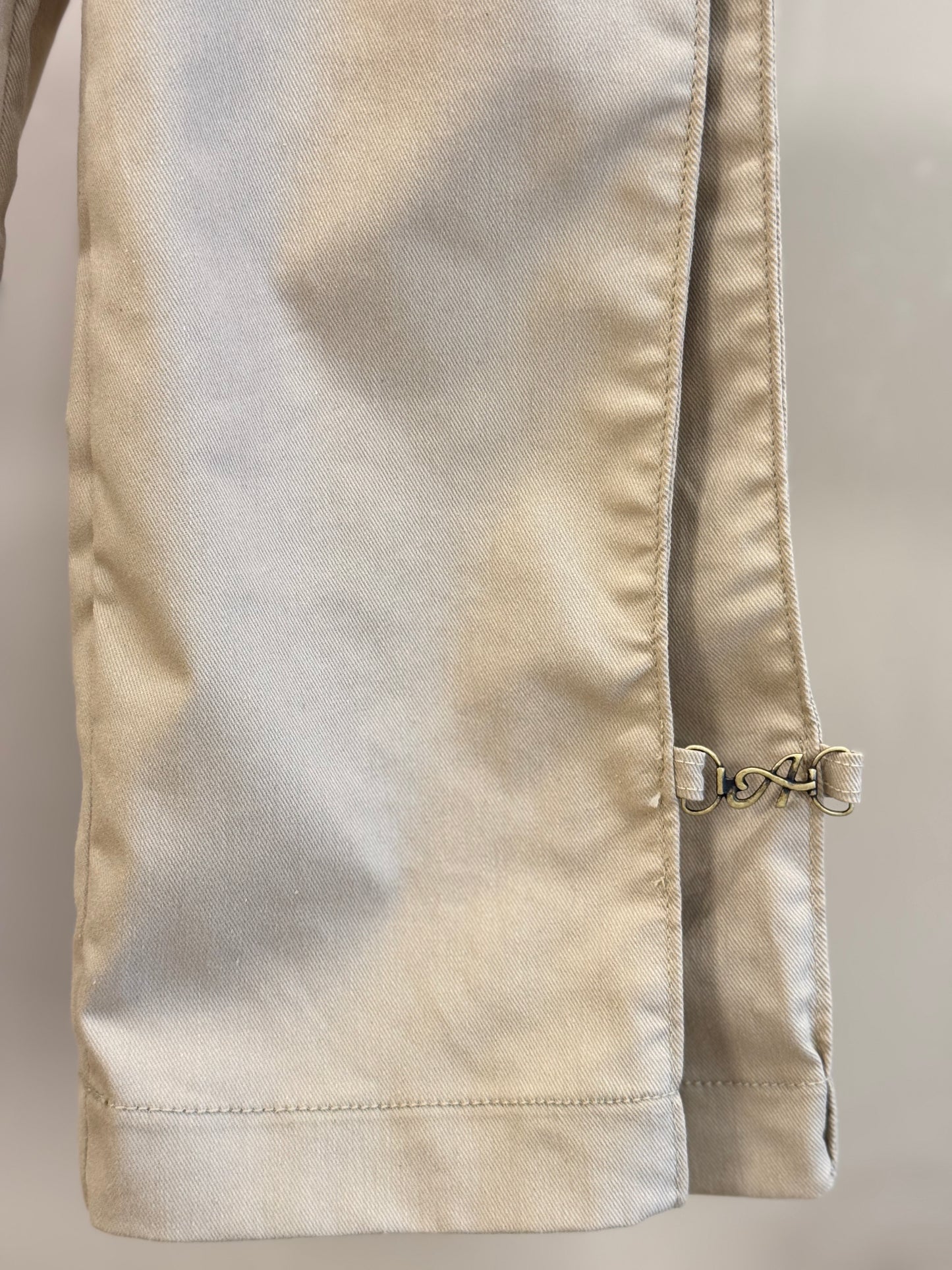 Conjunto Infantil Jaqueta Sarja Gola Alta e Calça de Sarja com Pregas - Animê
