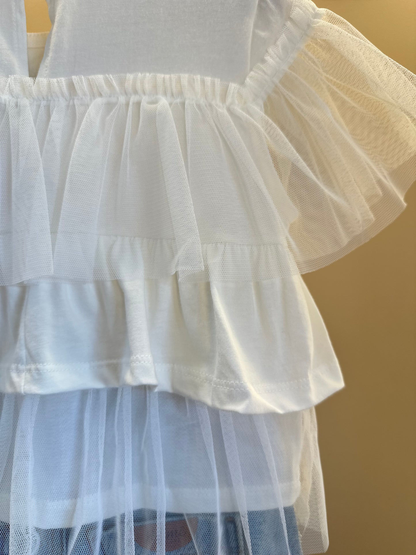 Conjunto Infantil Blusa  Bordada e Babados Pérola e Shorts Jeans Laço Preto - Animê