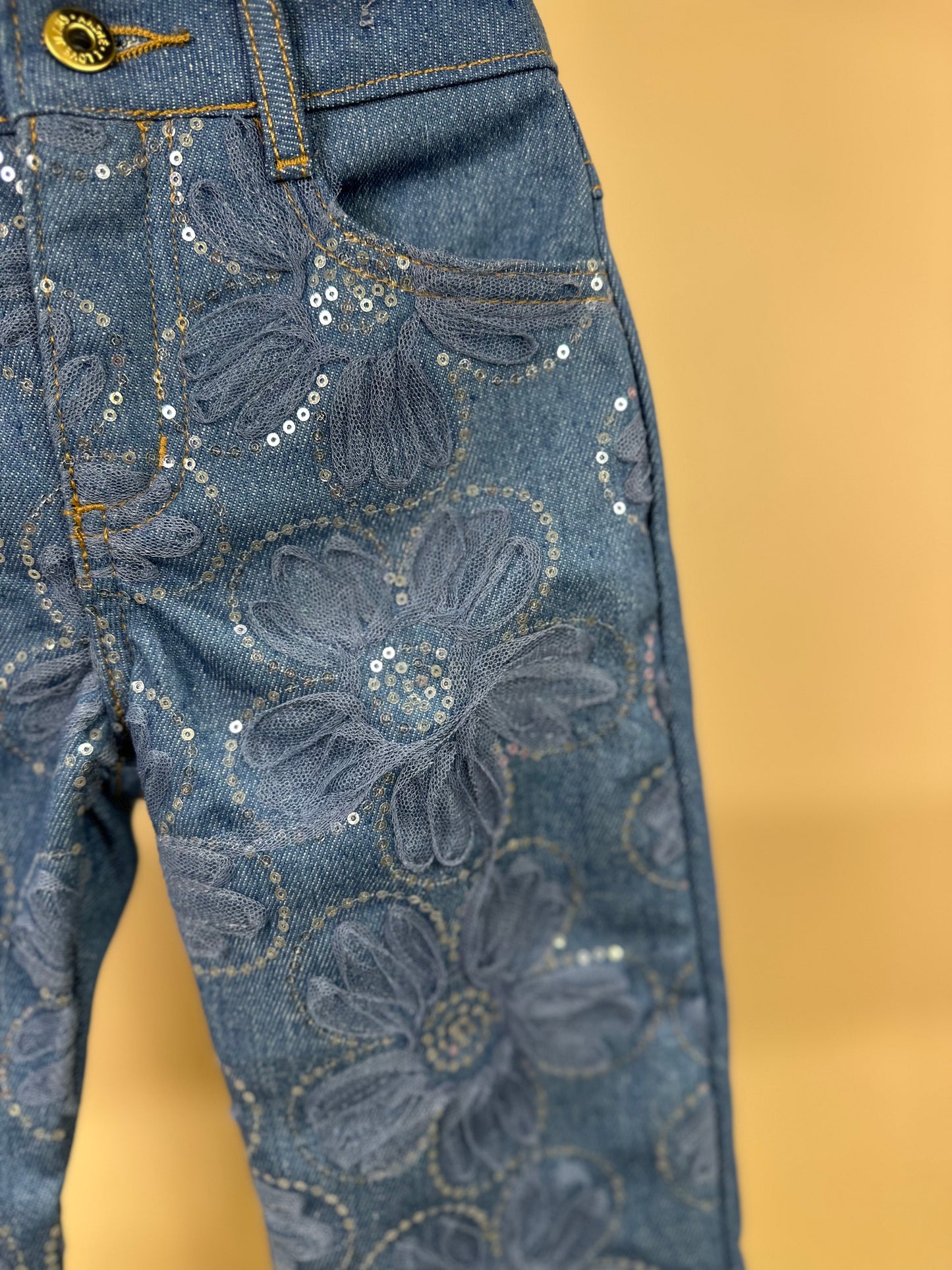 Conjunto Infantil Colete e Calça Jeans Bordada Tule Flores - Animê
