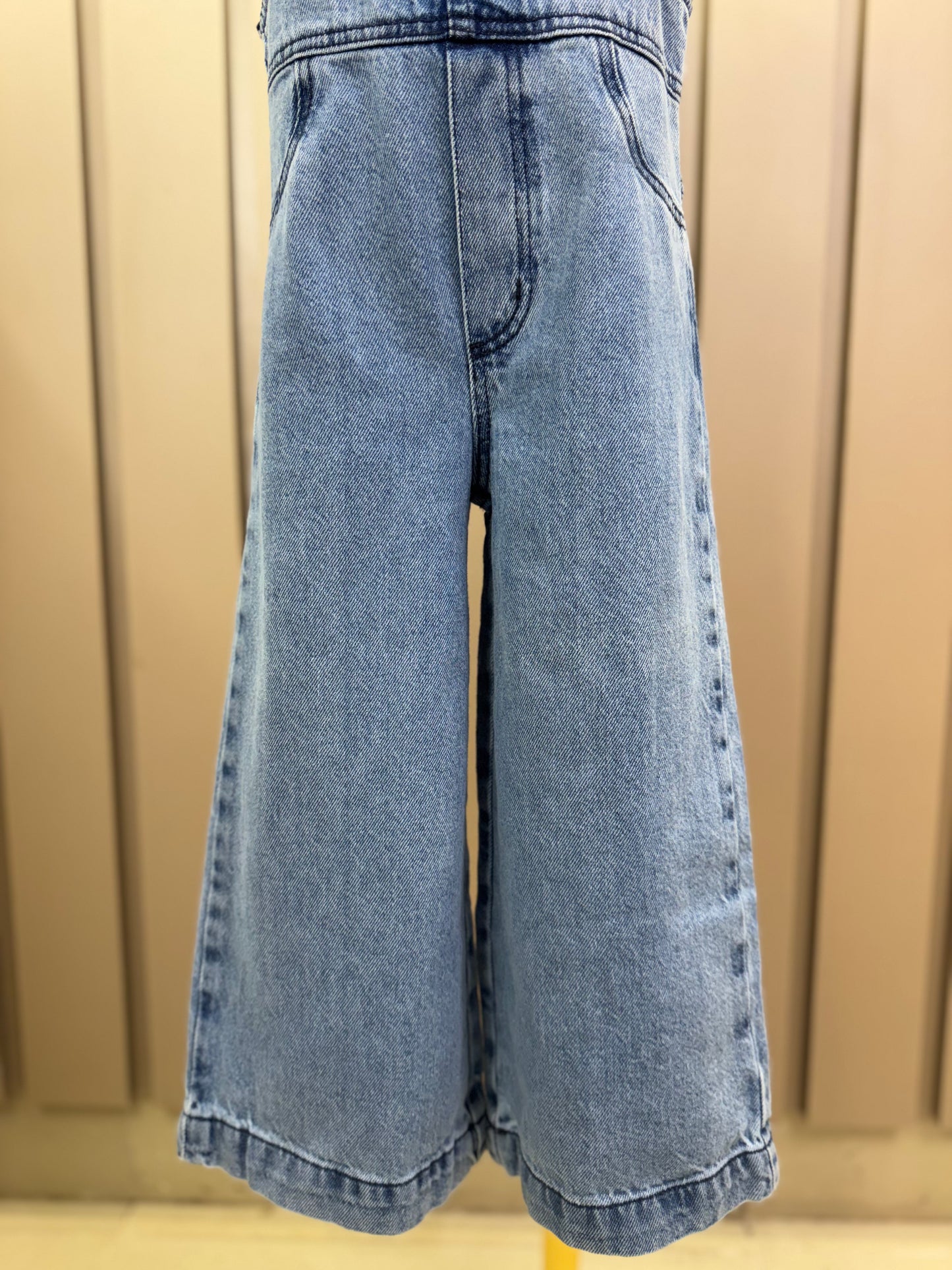 Jardineira Infantil Jeans Maxi Laço com Blusa Básica Off White - Momi