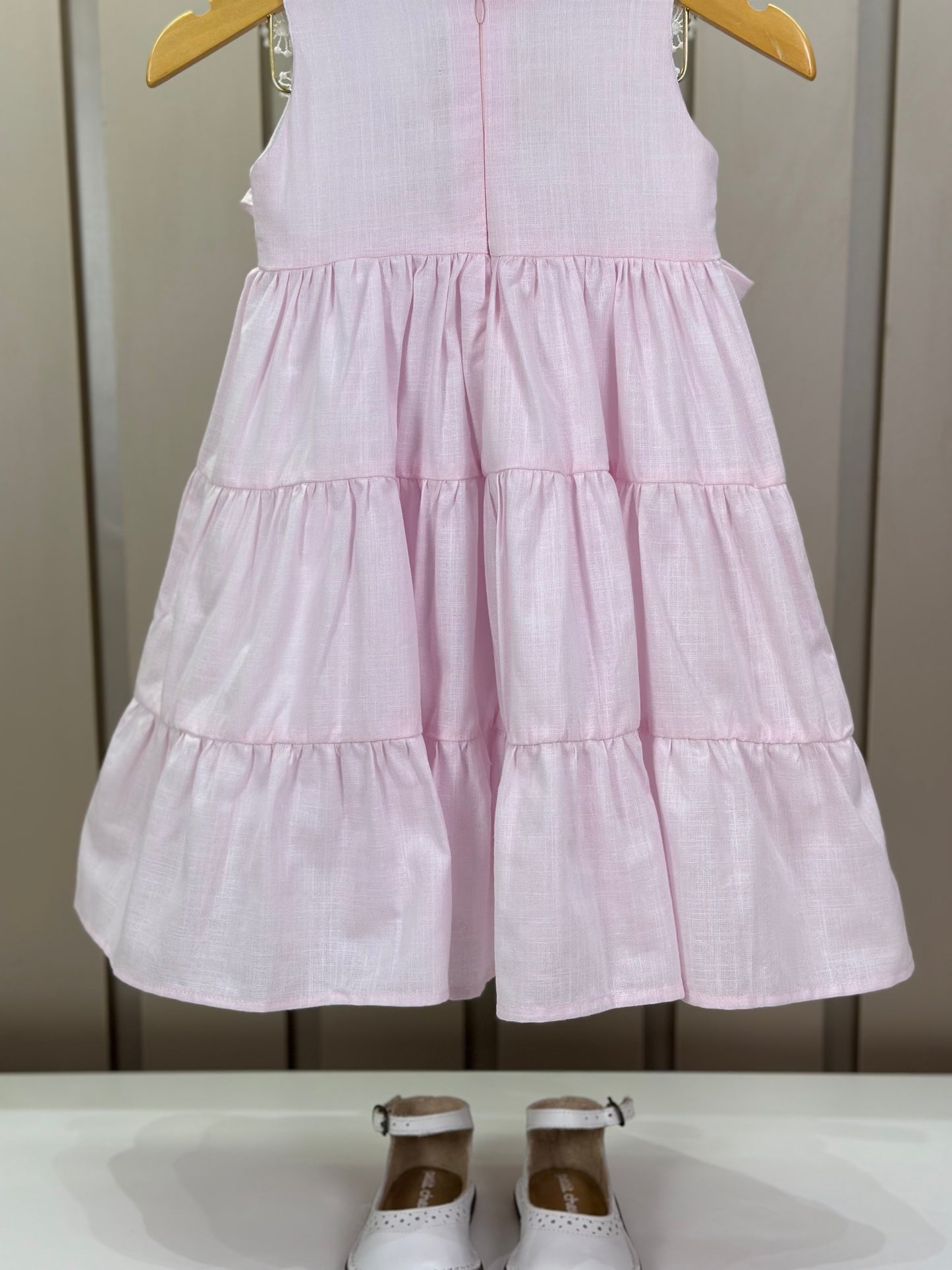 Vestido Infantil Algodão Clássico Rosa Gola Branca Bordada e Rendada - Roana