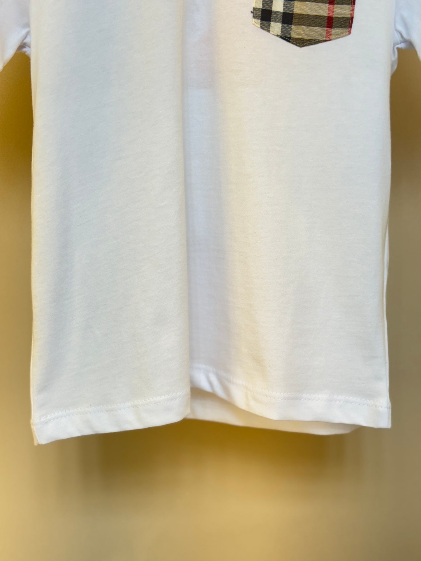 Camiseta Infantil Meia Malha Penteada com Bolso Branca - Um Mais Um