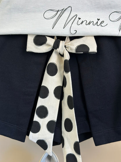 Conjunto Infantil T-Shirt Minnie Mouse Pingente e Shorts Saia Preto Laço Poá - Animê